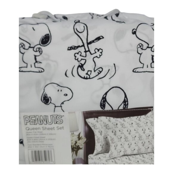 Peanuts Snoopy Queen Sheet Set By Berkshire Black & White 4 Piece Set Polyester - Picture 5 of 7